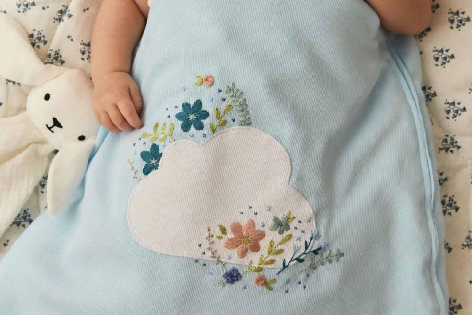 Coudre et personnaliser une gigoteuse : 3 méthodes créatives pour un trousseau unique